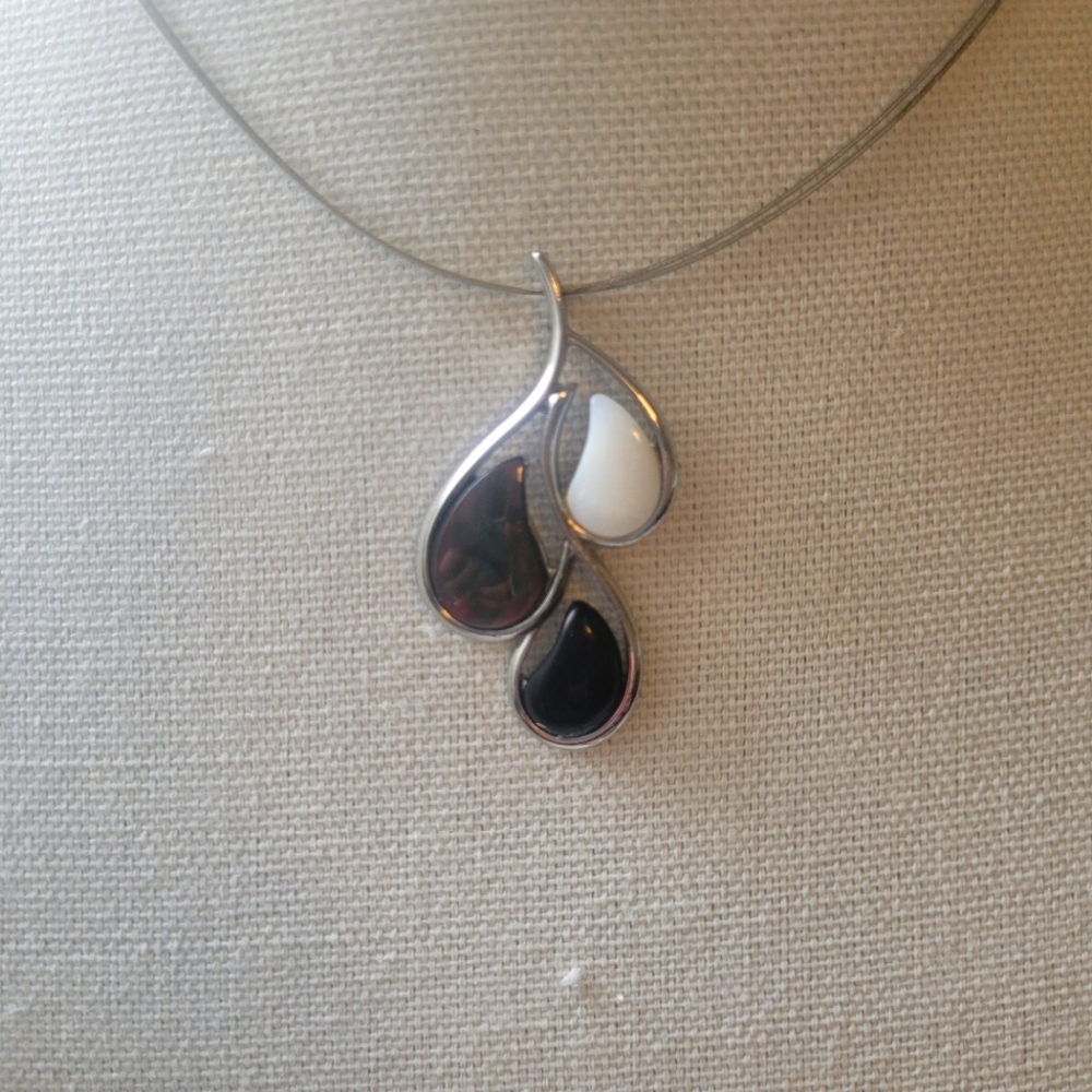 Lia Sophia teardrop necklace